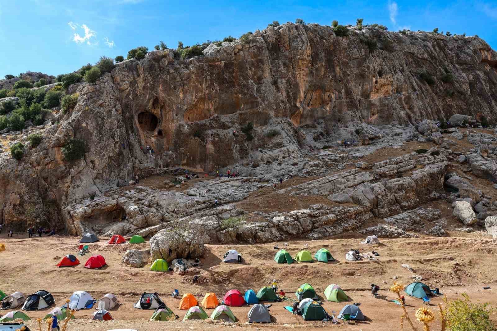 Gaziantep’te Köklüce Kanyonu Tırmanış Şenliği ile heyecan üst seviyeye çıktı