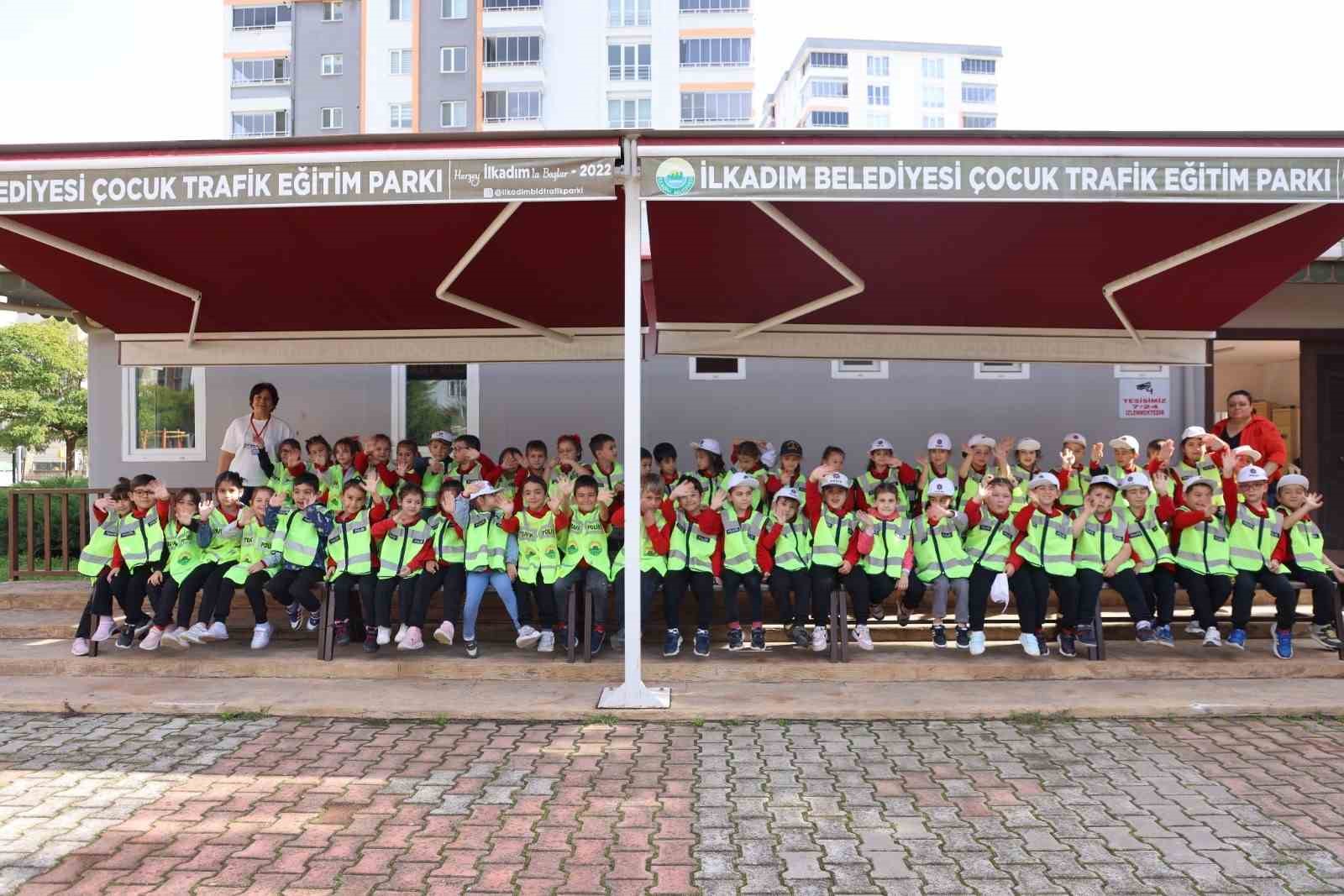 &Ouml;ğrencilere trafik bilinci aşılanıyor
