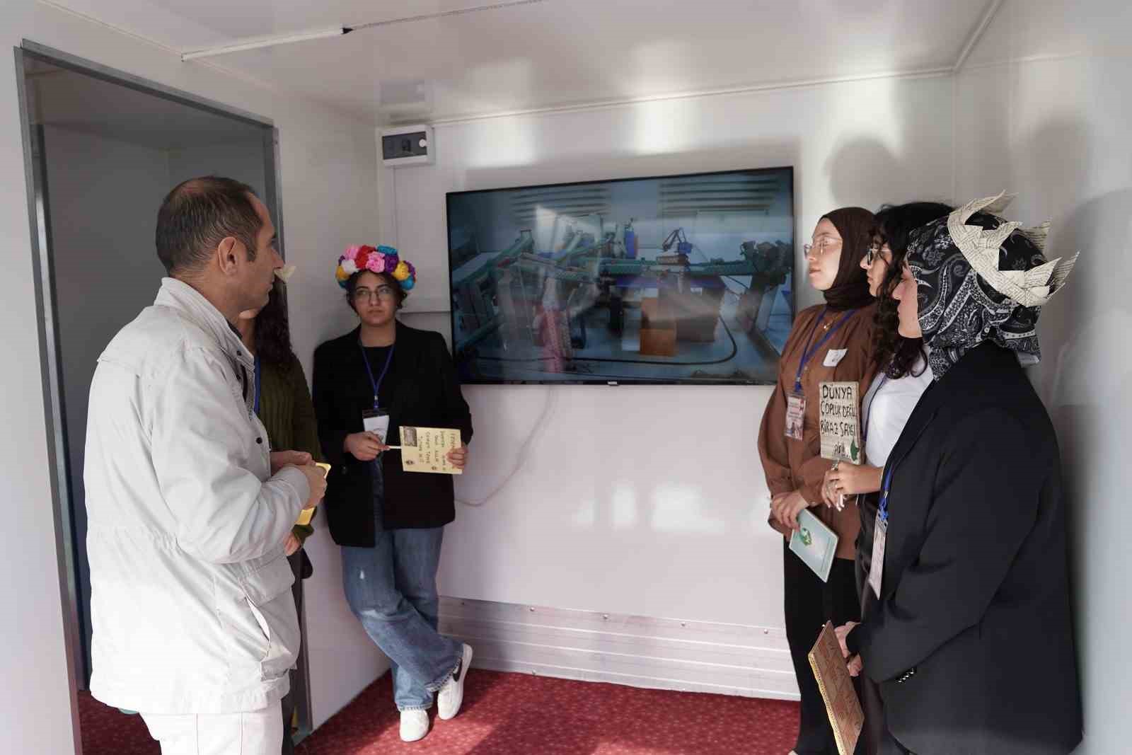 ’Mobil sıfır Atık Toplama ve Eğitim Aracı’ öğrencilerin ayağına gidiyor