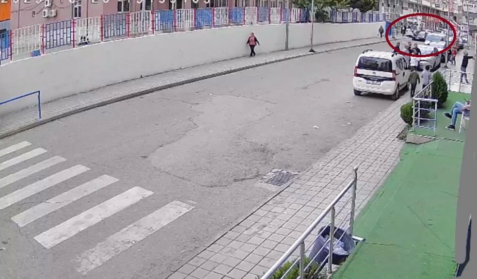 Siirt’te otomobilin çocuğa çarpma anı güvenlik kamerasına yansıdı