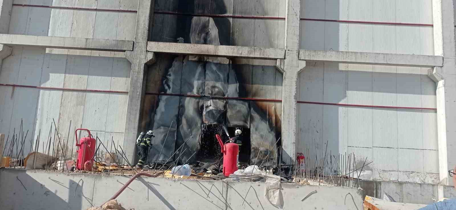 Batman’da dondurma fabrikasında yangın