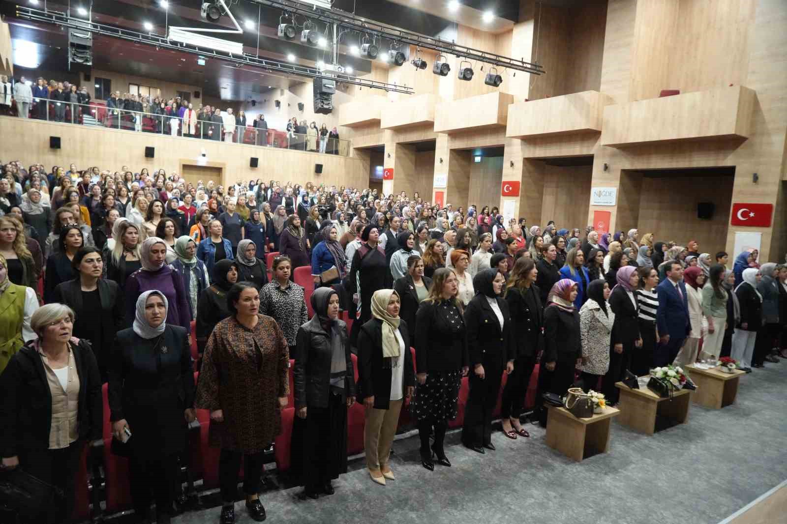 Niğde’de 81 çocuk koruyucu ailelerinde güvenle büyüyor