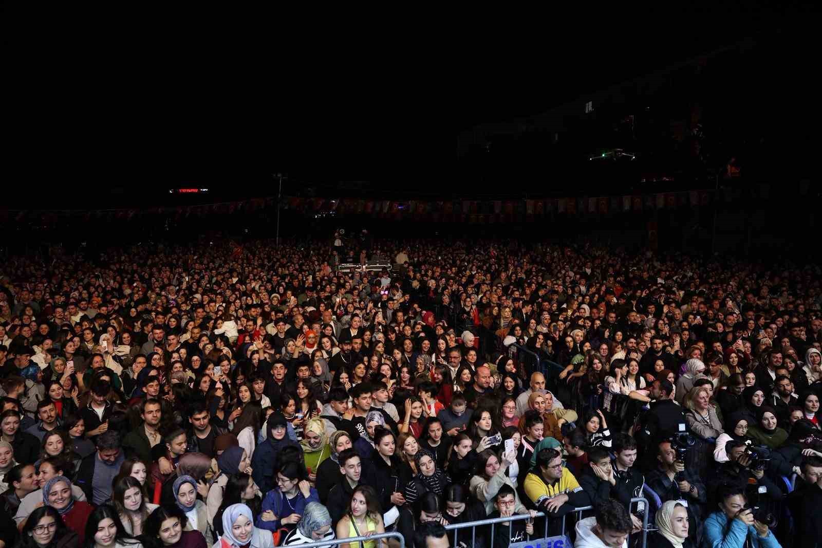Bursa’da Buray’la ’Cumhuriyet’ coşkusu