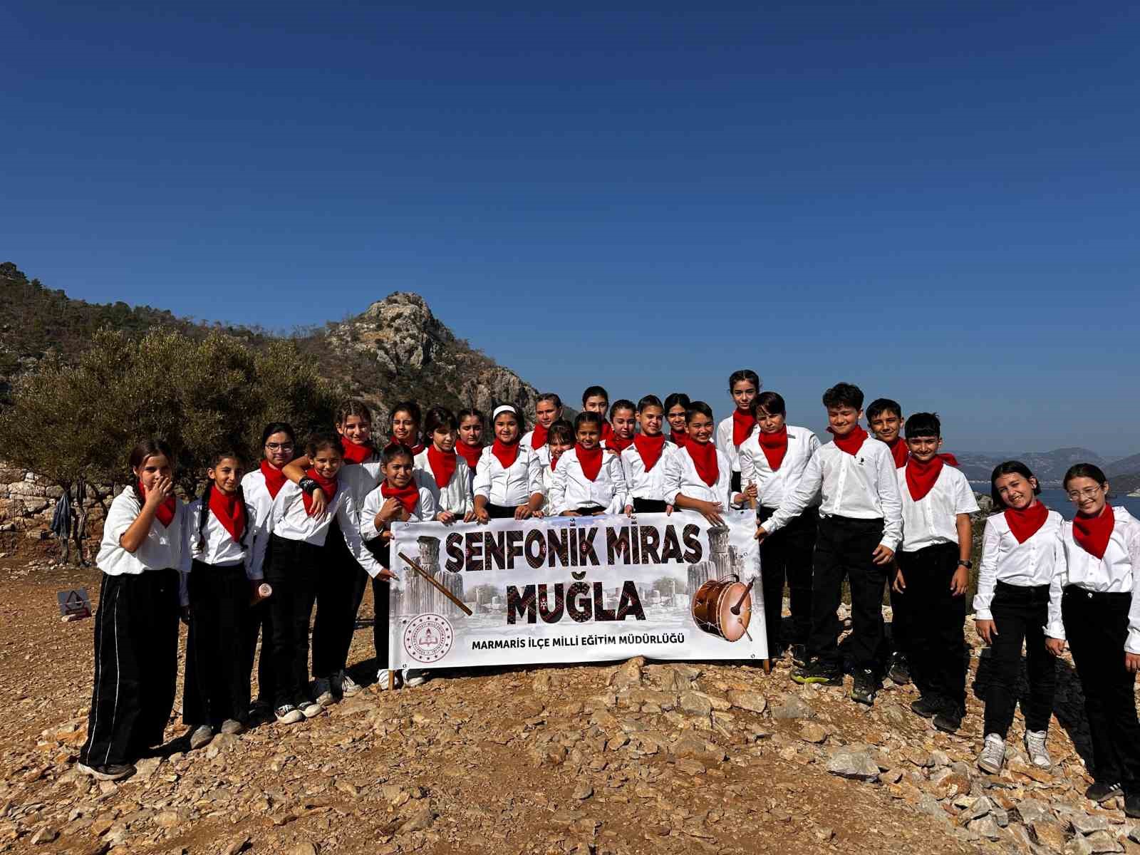 Marmaris’e eğitimde beş ödül birden aldı