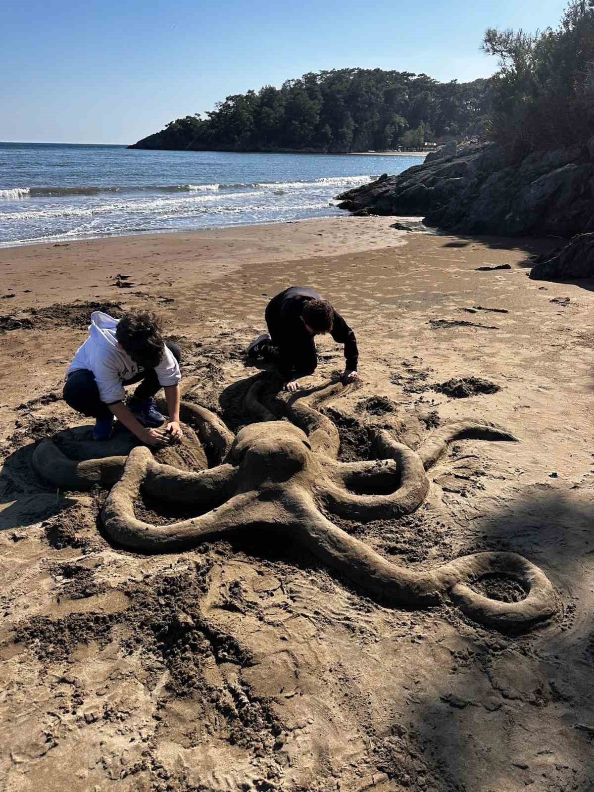 Marmaris&rsquo;e eğitimde beş &ouml;d&uuml;l birden aldı
