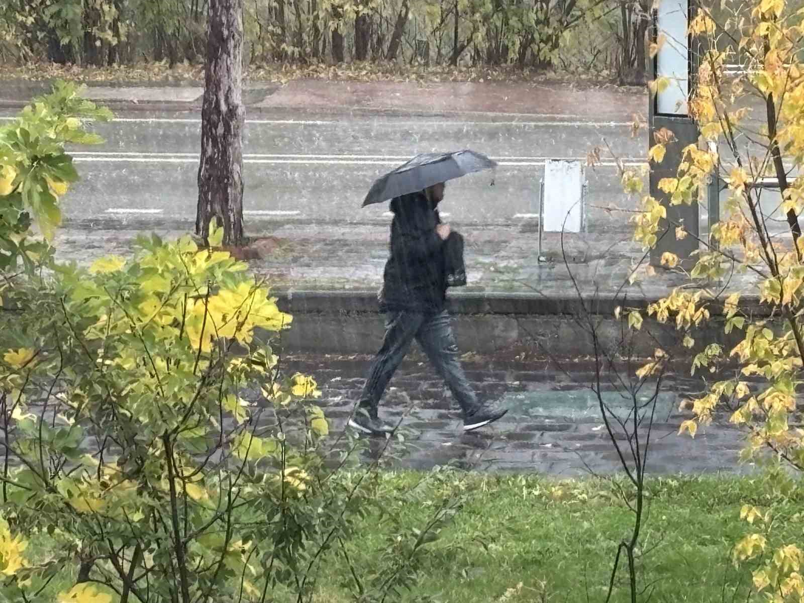 Edirne&rsquo;de sağanak yağış etkili oldu
