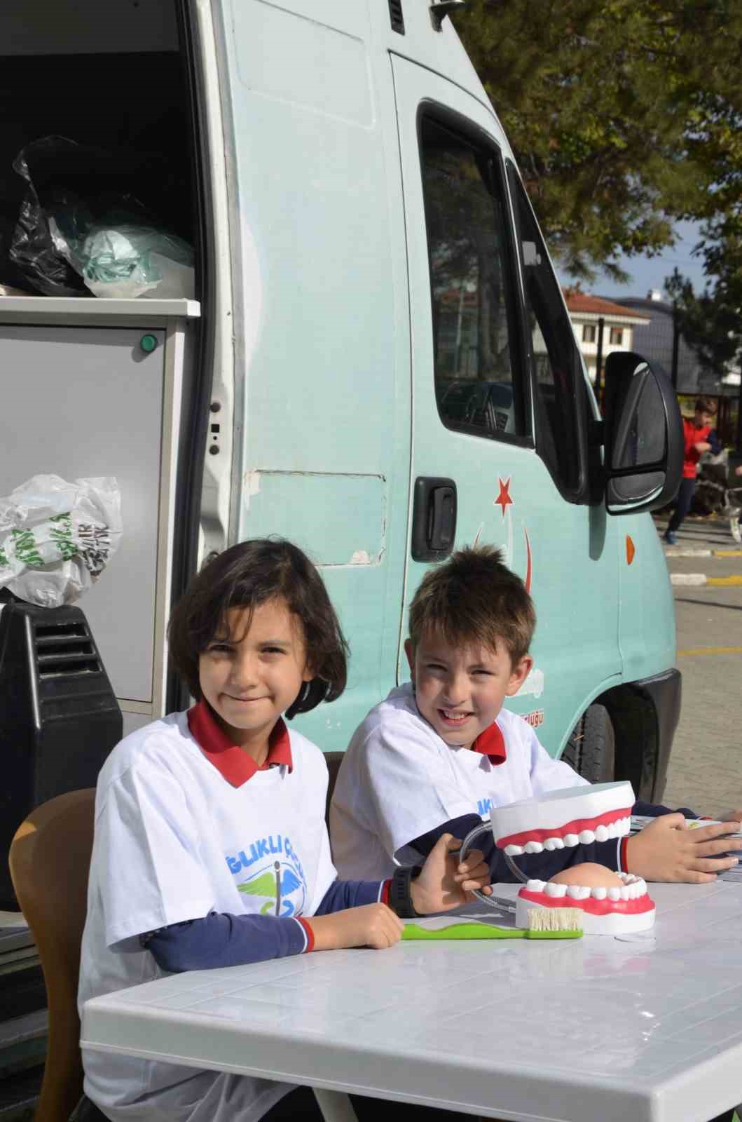 &Ouml;ğrenciler i&ccedil;in &rsquo;Sağlıklı &Ccedil;ocuk, Sağlıklı Gelecek&rsquo; etkinliği d&uuml;zenlendi
