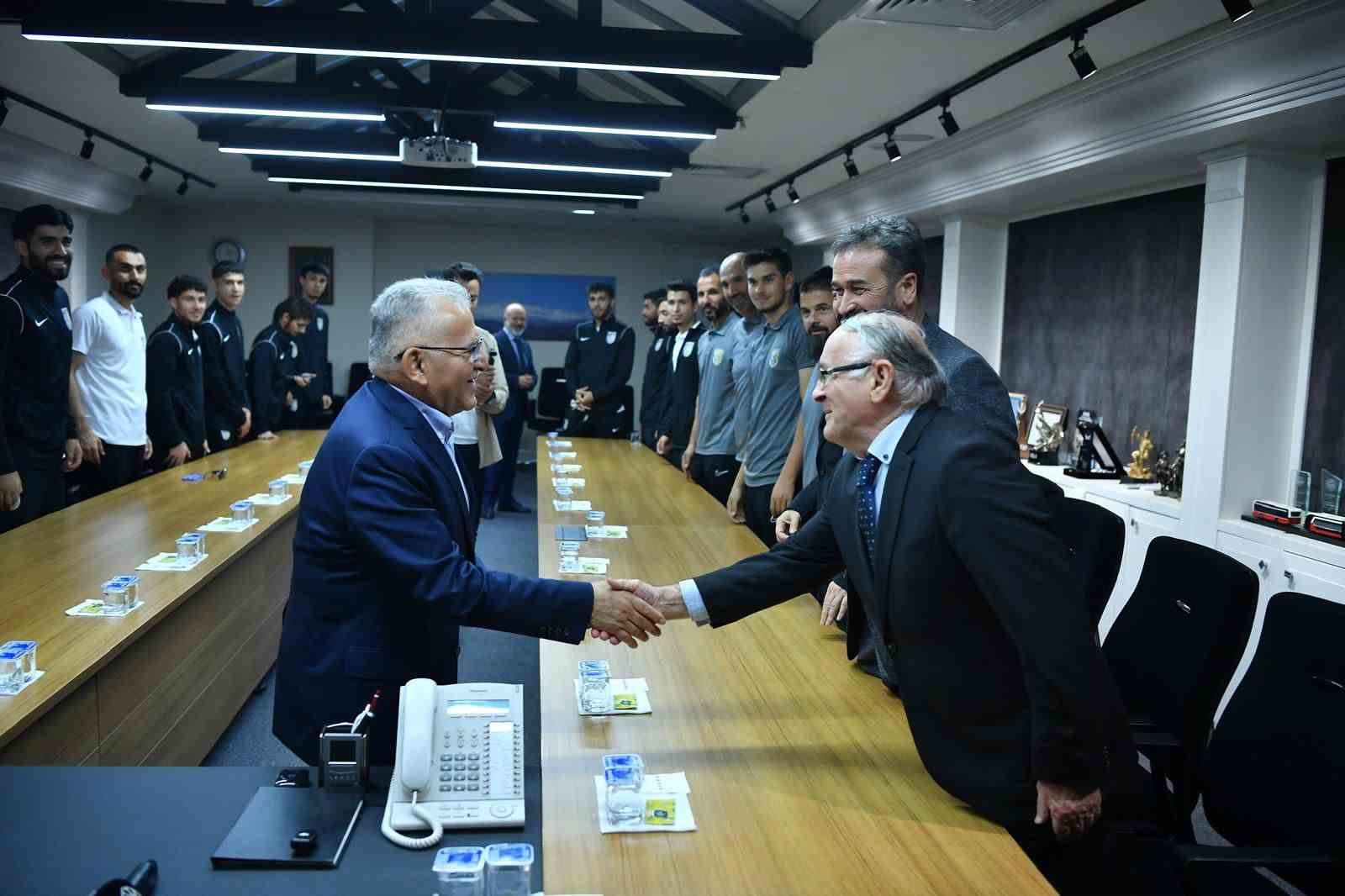 Amat&ouml;r&uuml;n dostu Başkan B&uuml;y&uuml;kkılı&ccedil;&rsquo;tan &rsquo;altyapı&rsquo; vurgusu
