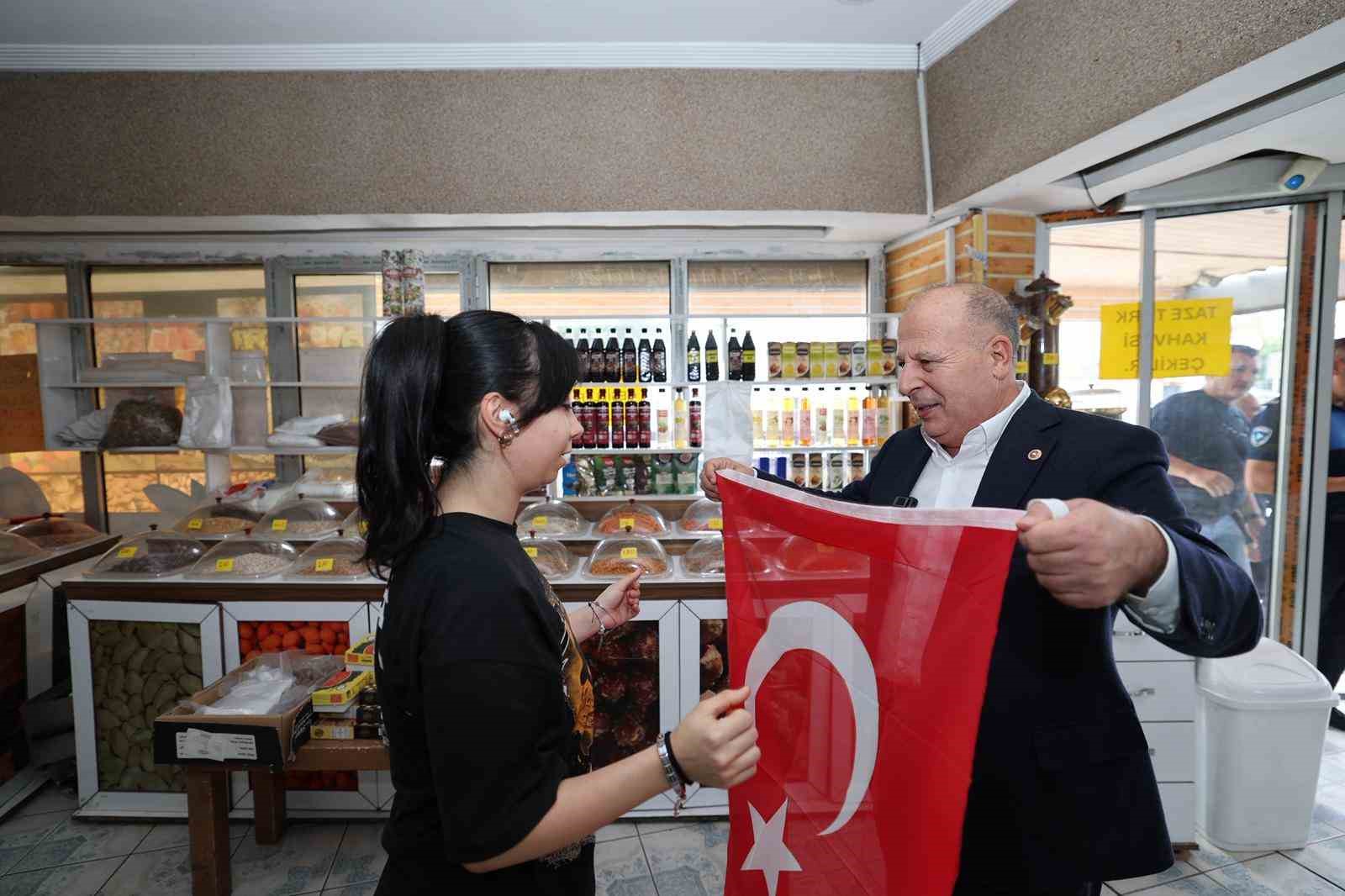 Başkan Demirçalı:" Bayrağımız, birlik ve beraberliğimizin en güçlü simgesidir"