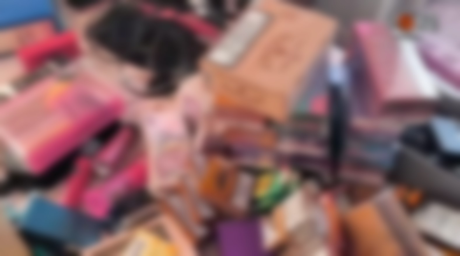 Antalya Havalimanı&rsquo;nda zimmet ve ka&ccedil;ak&ccedil;ılık su&ccedil;undan g&ouml;zaltına alınan 10 memurdan 5&rsquo;i tutuklandı
