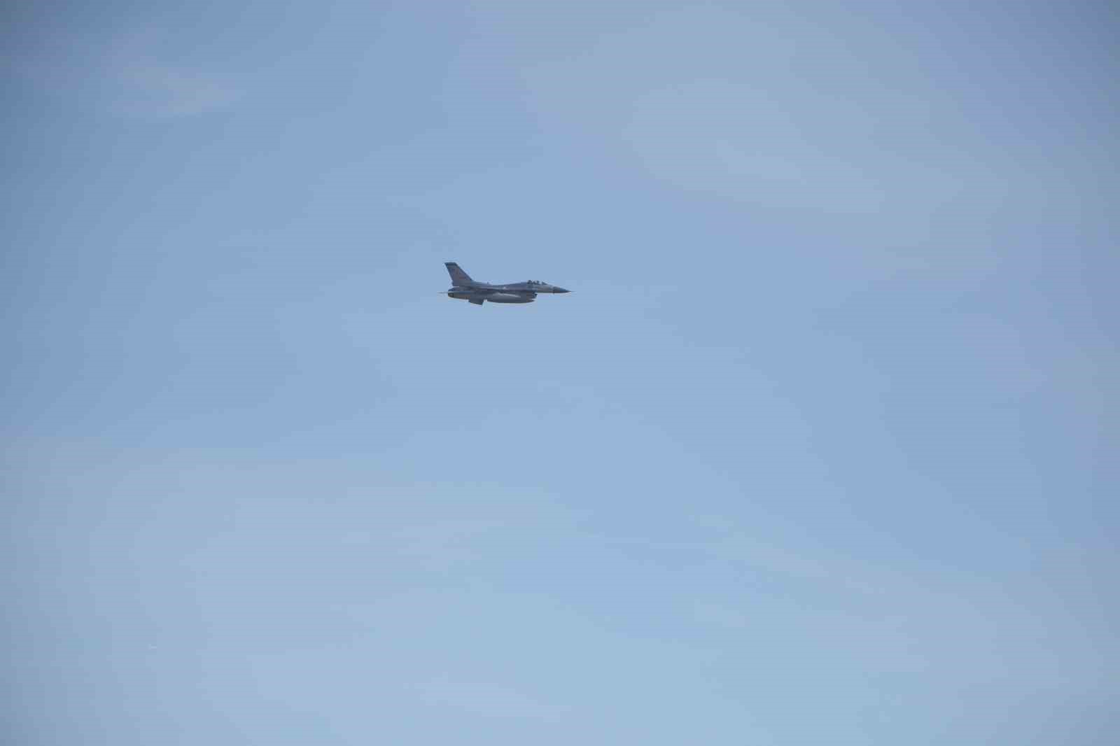 Çorum’da prova uçuşu yapan savaş uçakları nefes kesti