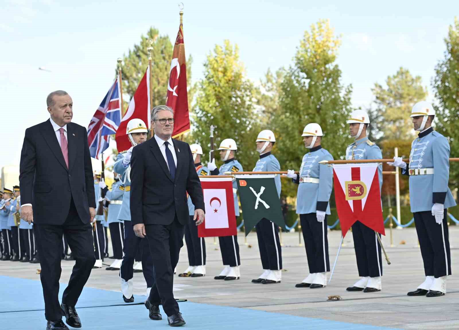 Cumhurbaşkanı Erdoğan İngiltere Başbakanı Starmer’i resmi törenle karşıladı