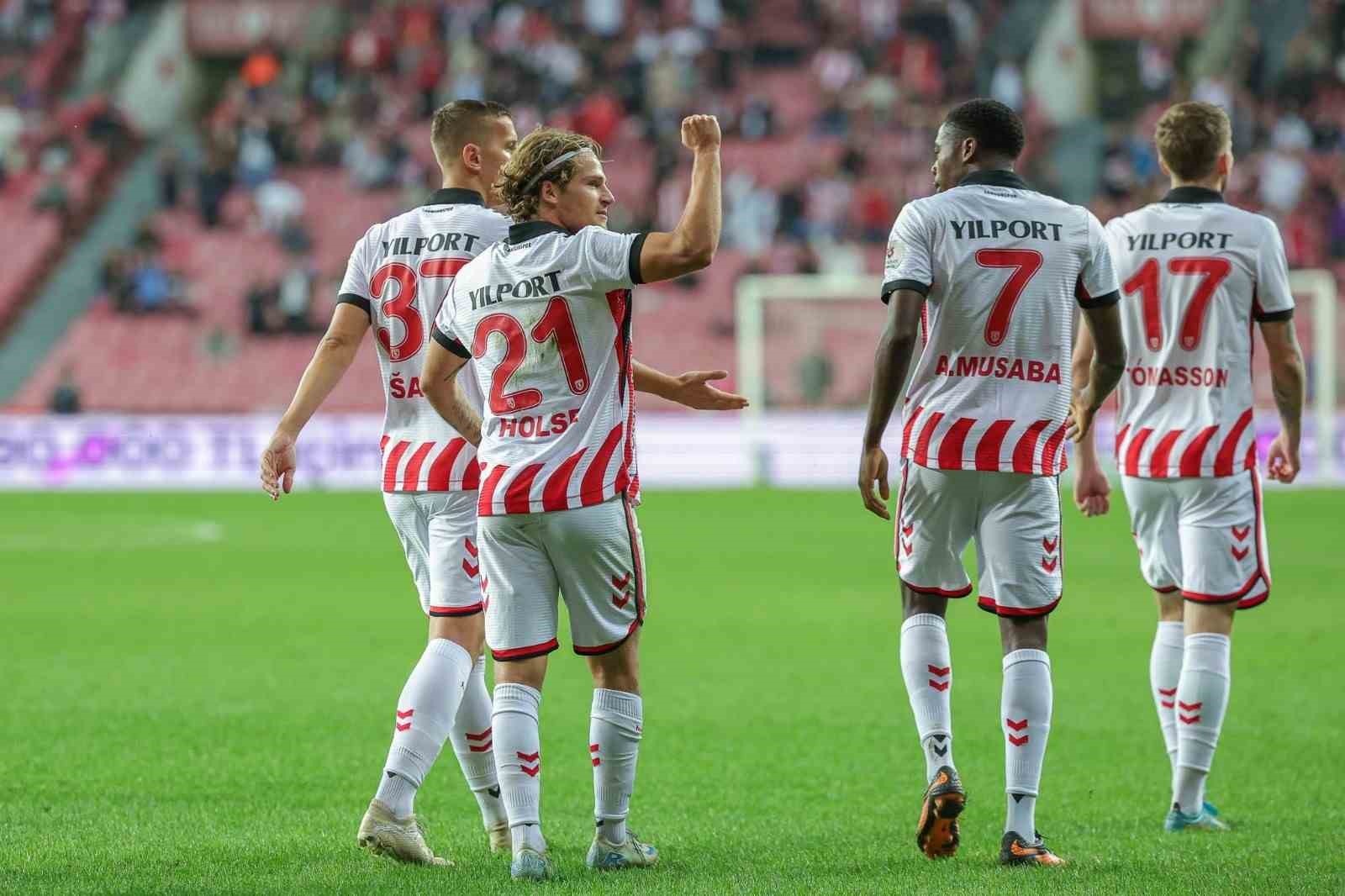 Trendyol S&uuml;per Lig: Samsunspor: 1 - &Ccedil;aykur Rizespor: 0 (Ma&ccedil; devam ediyor)
