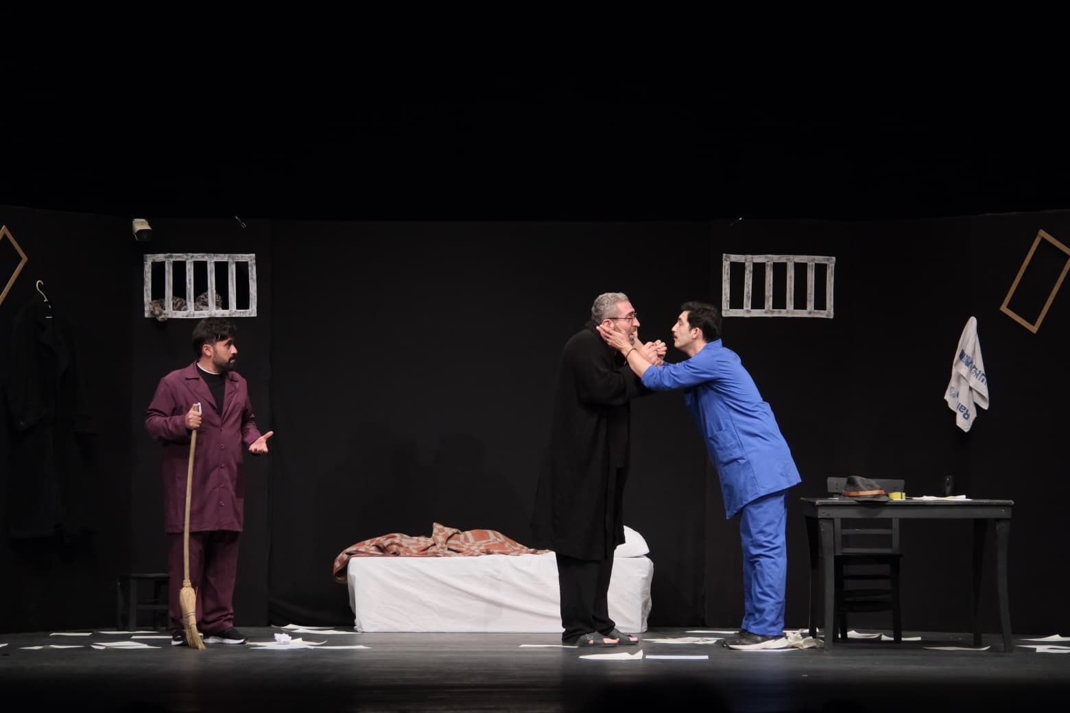 Erzurum Şehir Tiyatrosu, Adana&rsquo;da Erzurum k&uuml;lt&uuml;r&uuml;n&uuml; sahneye taşıdı
