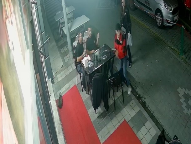 Balıkesir’deki deprem Manisa’da da hissedildi, vatandaşlar sokaklara döküldü