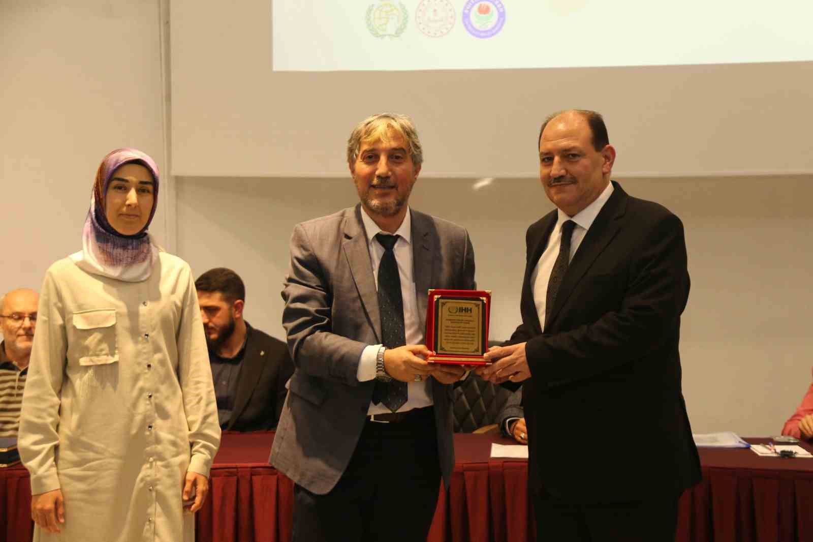 K&uuml;tahya&rsquo;da "İyilikte Yarışan Sınıflar" projesi bilgilendirme ve &ouml;d&uuml;l programı
