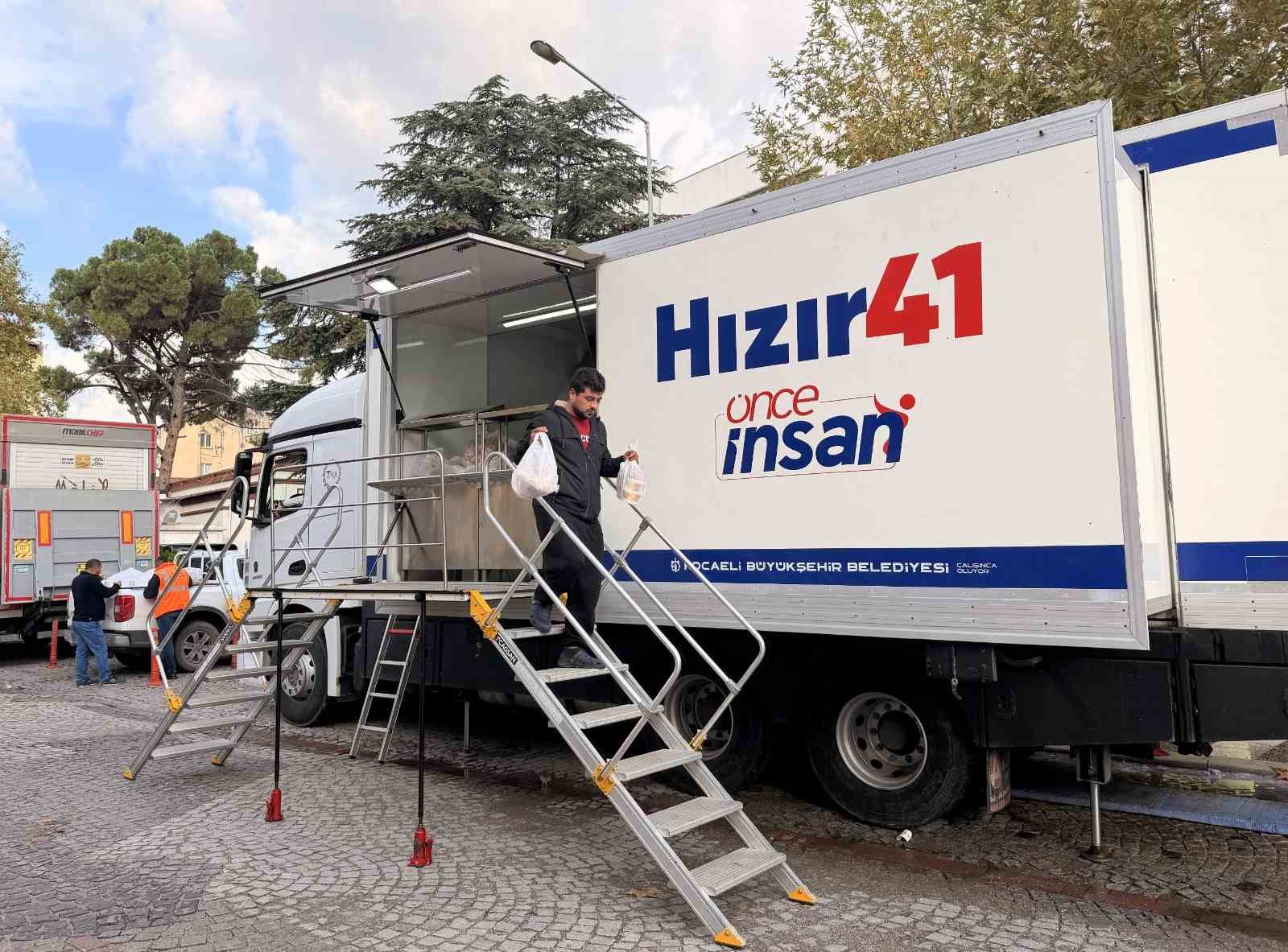 Hareket halinde üretim yapan tır, Balıkesir’e ulaştı: Günde 30 bin çorba