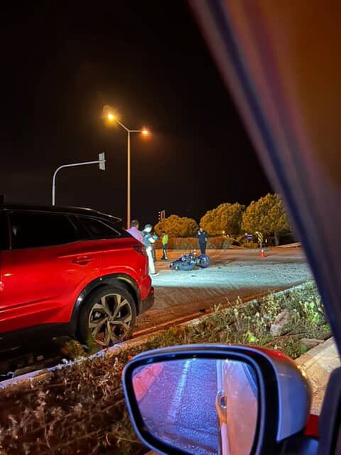 &Ccedil;eşme&rsquo;de korkun&ccedil; kaza: Motosiklet s&uuml;r&uuml;c&uuml;s&uuml; hayatını kaybetti
