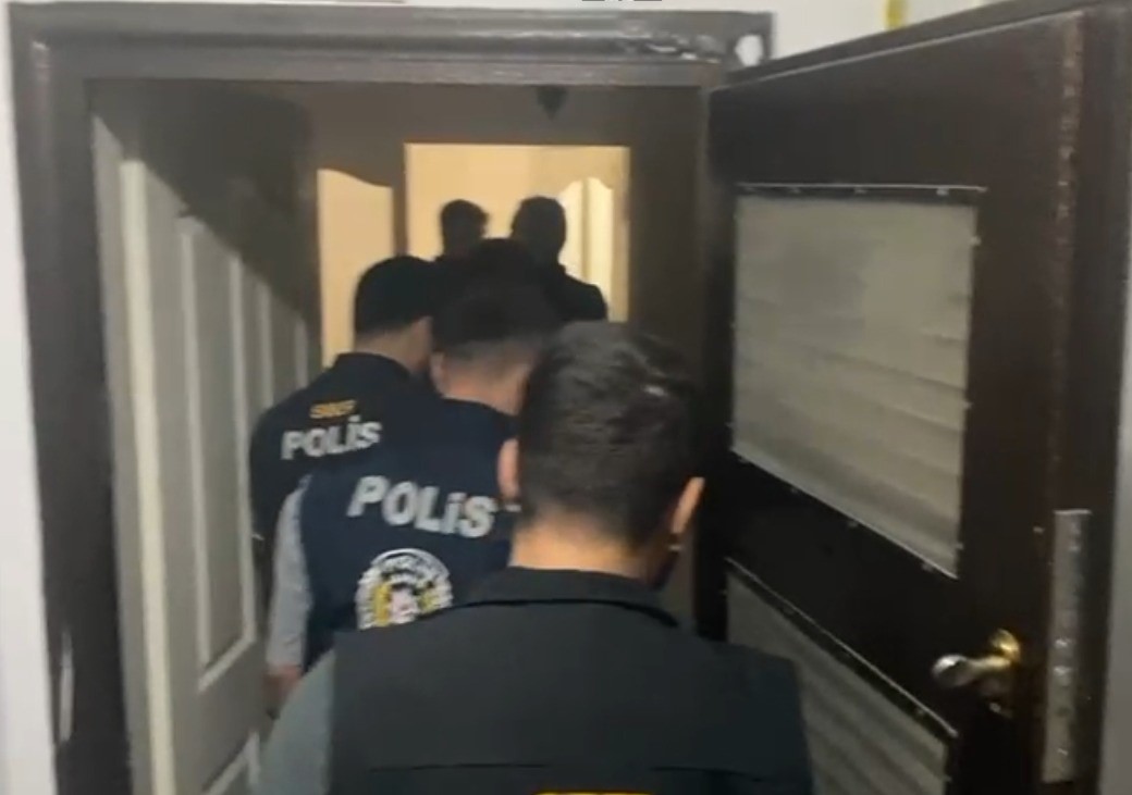 Alışveriş siteleri &uuml;zerinden 60 milyon TL&rsquo;lik vurguna 9 tutuklama
