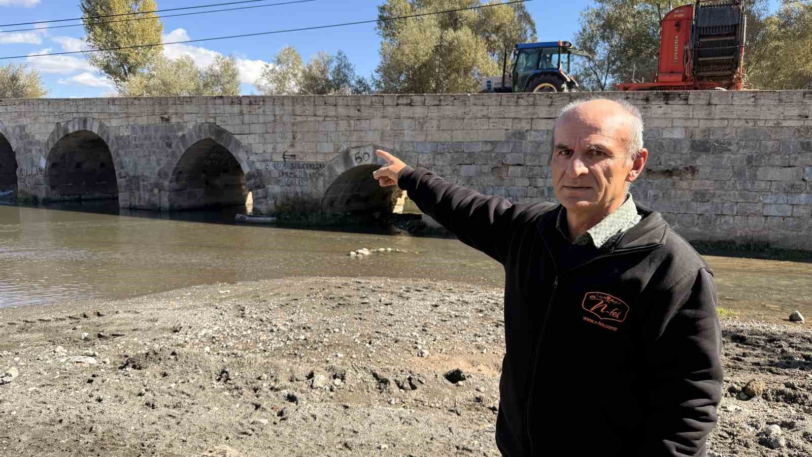 Tarihi köprü 2 bin yıldır hizmet veriyor
