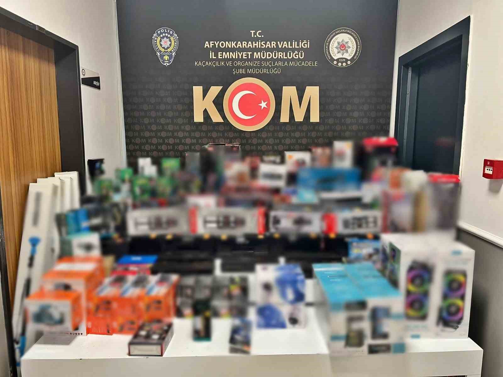 Polisten kaçak elektronik ürün operasyonu