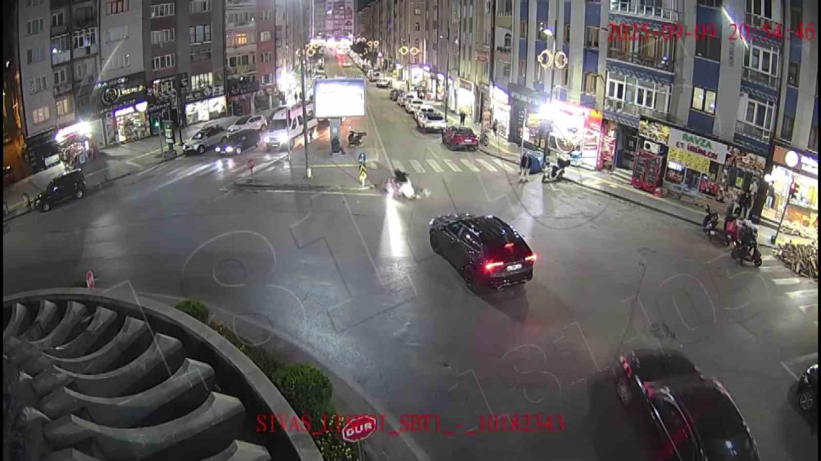 Sivas’ta trafik kazaları kameralara yansıdı