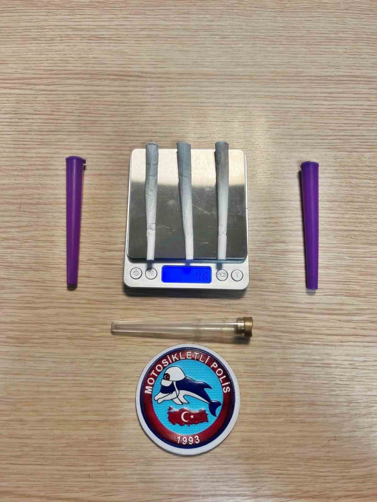 Afyonkarahisar&rsquo;da polisin bir haftalık denetim raporu a&ccedil;ıklandı
