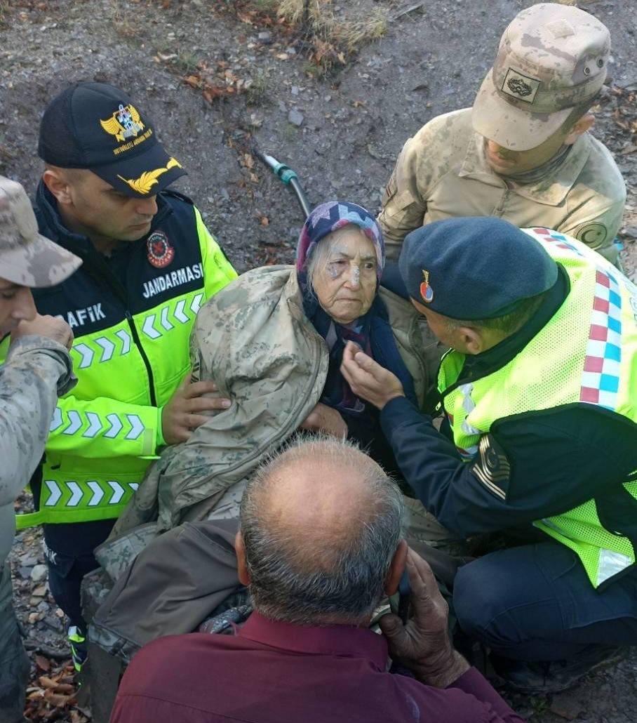 K&uuml;tahya&rsquo;da kayıp kadın 20 saat sonra sağ olarak bulundu
