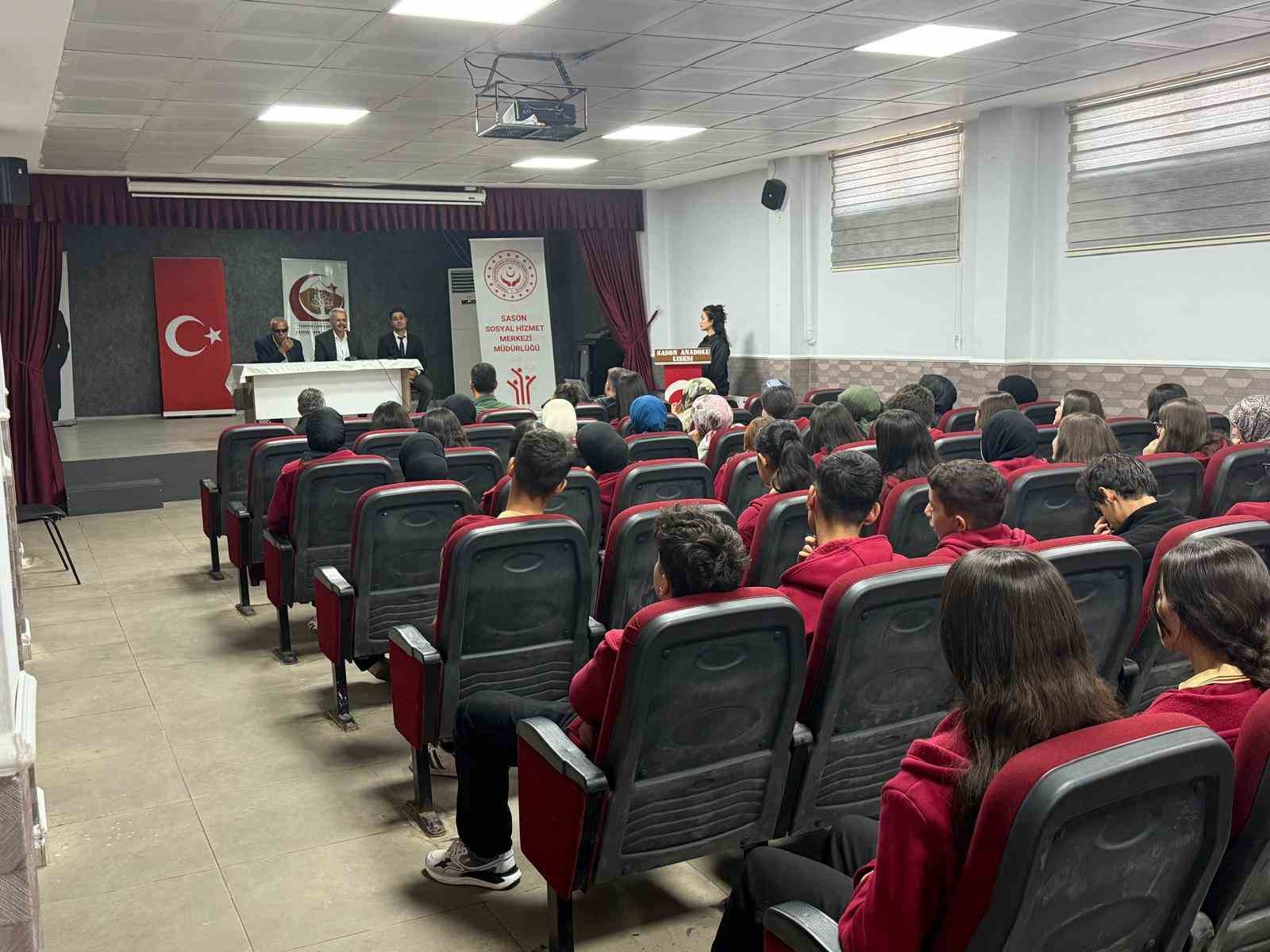 Batman’da şehit aileleri ile gaziler öğrencilerle bir araya geldi