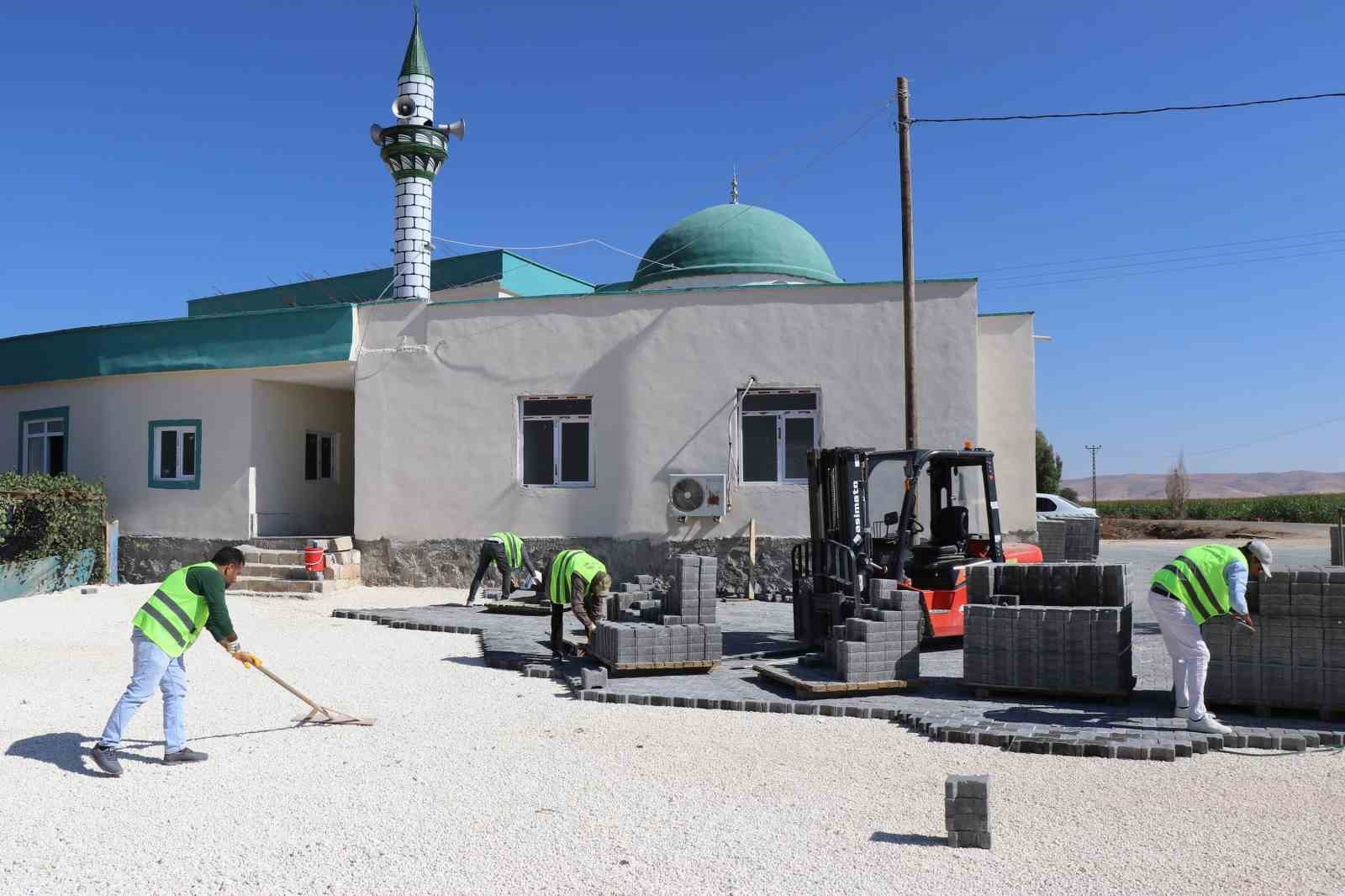 Haliliye&rsquo;deki 3 mahallenin yolları yenileniyor
