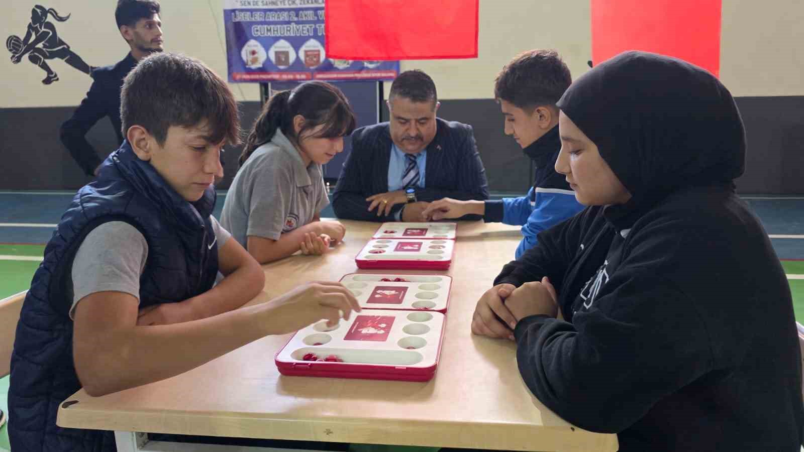 Siverek&rsquo;te Cumhuriyet&rsquo;in 102. yılına &ouml;zel akıl ve zeka oyunları turnuvası
