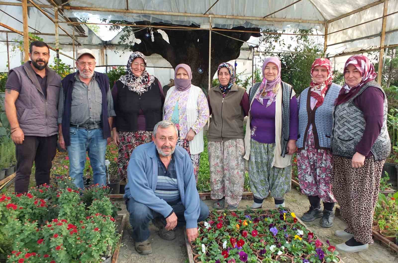 Balıkesir&rsquo;de makine m&uuml;hendisi &ccedil;i&ccedil;ek&ccedil;i oldu
