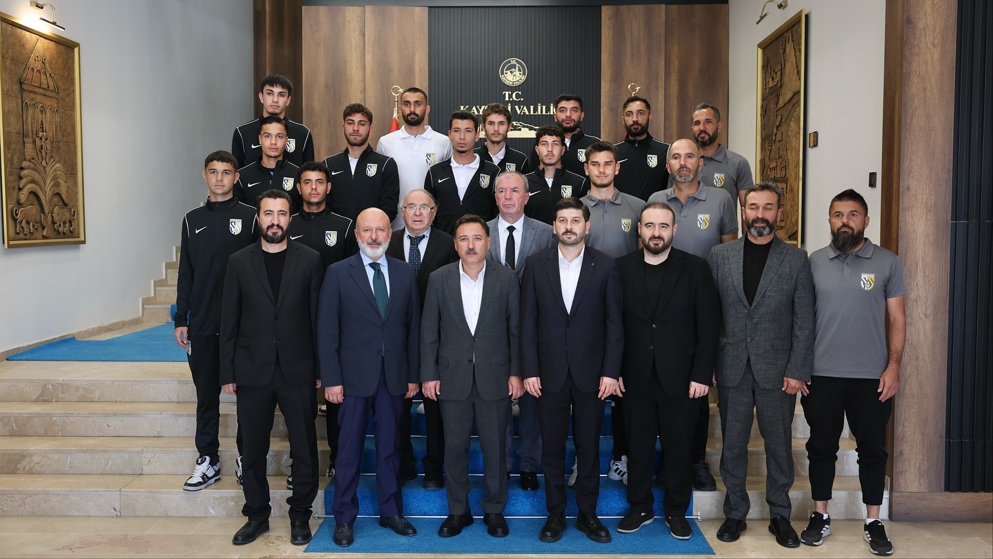 Başkan Çolakbayrakdar: "Kayseri futbolunun temel taşı Kocasinan Şimşekspor, şehrimizi gururla temsil ediyor"
