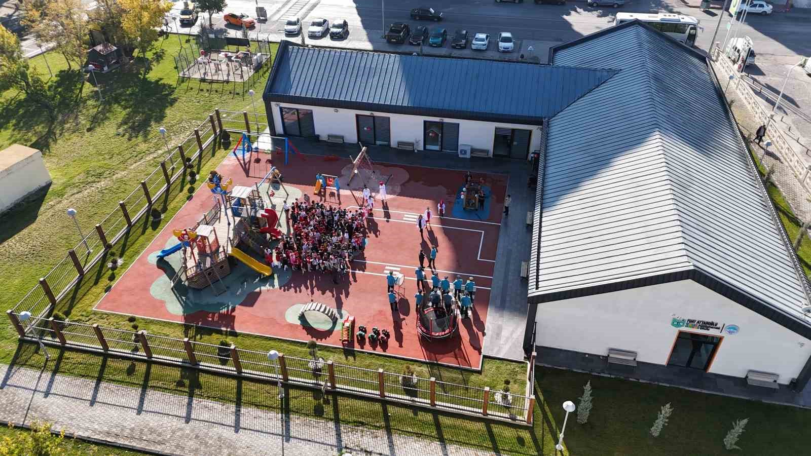 Büyükşehirin Çocuk Kütüphanesi’nde ‘Cumhuriyet Bayramı coşkusu