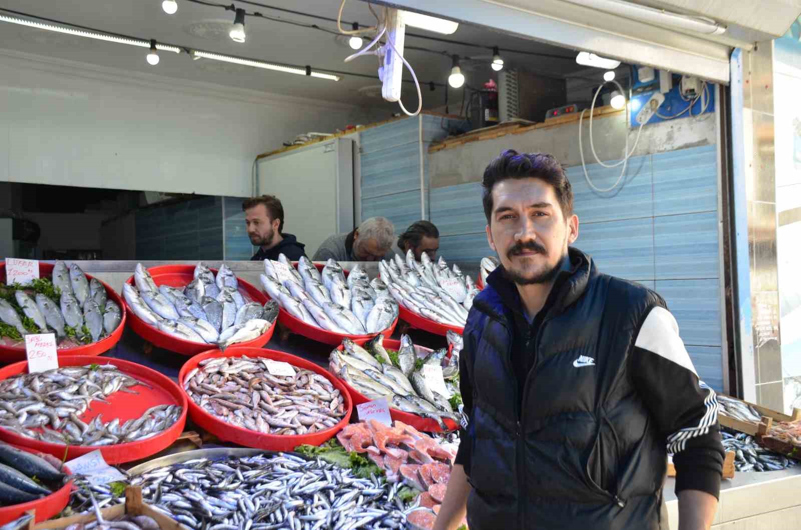 Mevsiminin en lezzetli balıkları hamsi ve sardalya