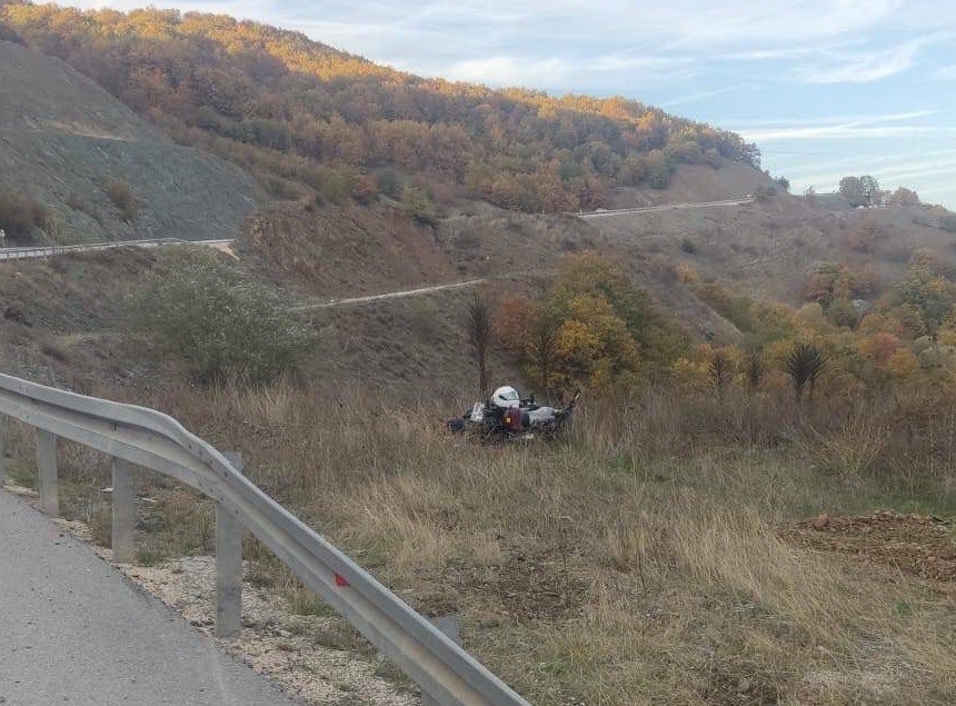 Bilecik’te kontrolden çıkan motosiklet devrildi, sürücüsü yaralandı