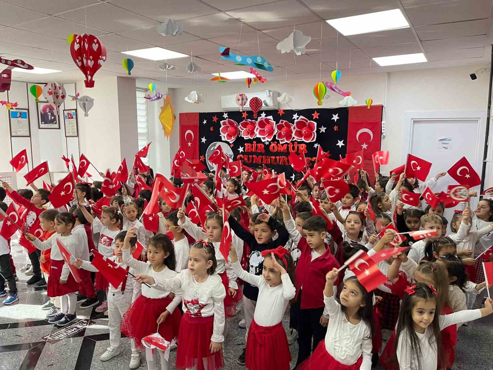 Pursaklar&rsquo;ın Nezaket Okullarında Cumhuriyet Bayramı coşkusu
