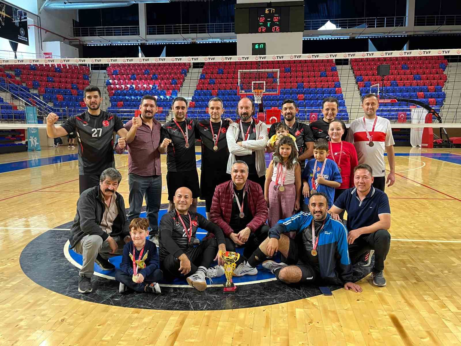 Niğde Ömer Halisdemir Üniversitesi takımlarından kamu sporlarında büyük başarı