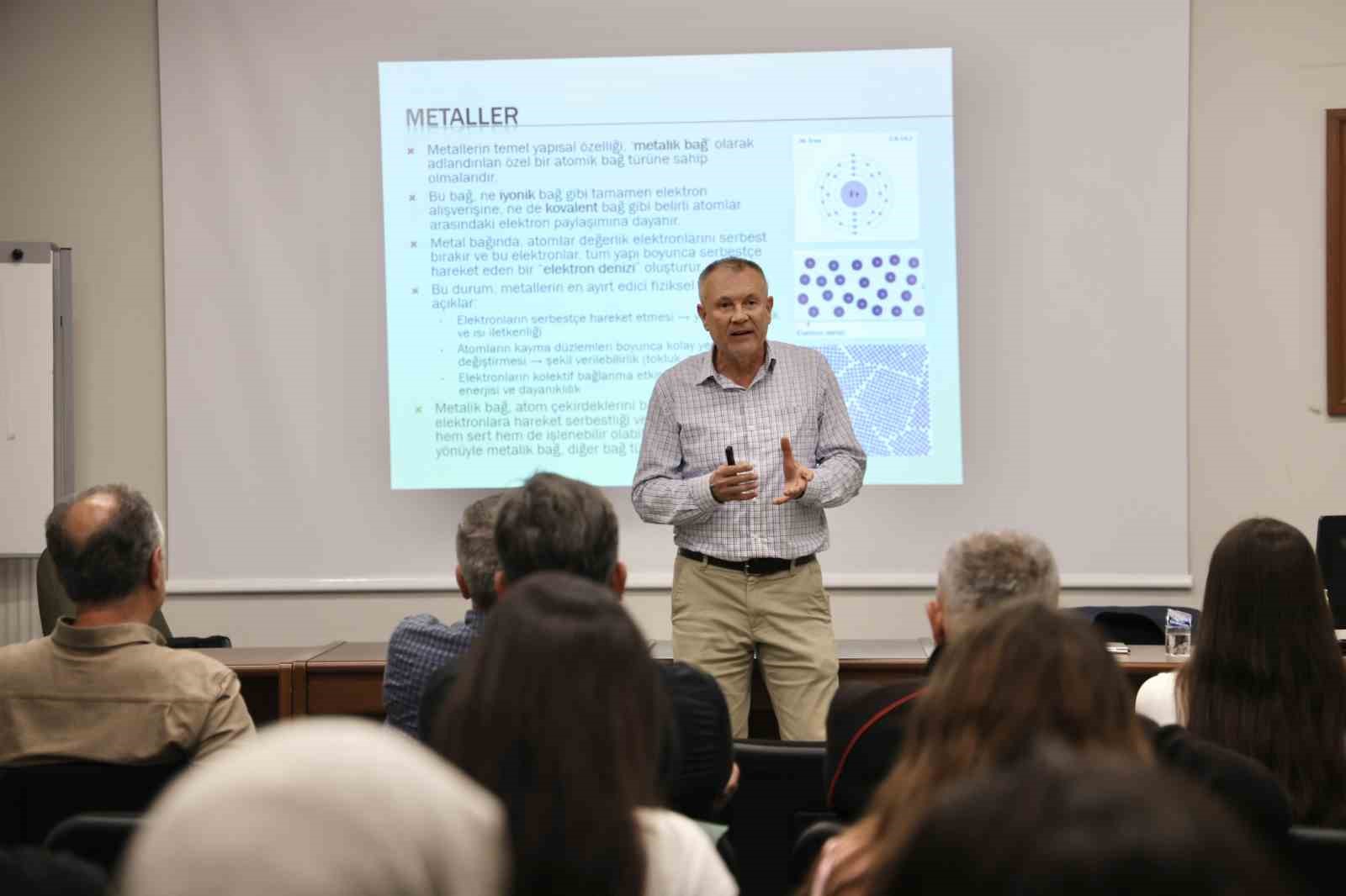 Doğa ve m&uuml;hendislik 13. bağ, bah&ccedil;e, &ccedil;i&ccedil;ek konferanslarında buluştu
