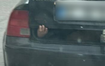 Bagajdan çıkan el görenleri şaşırttı