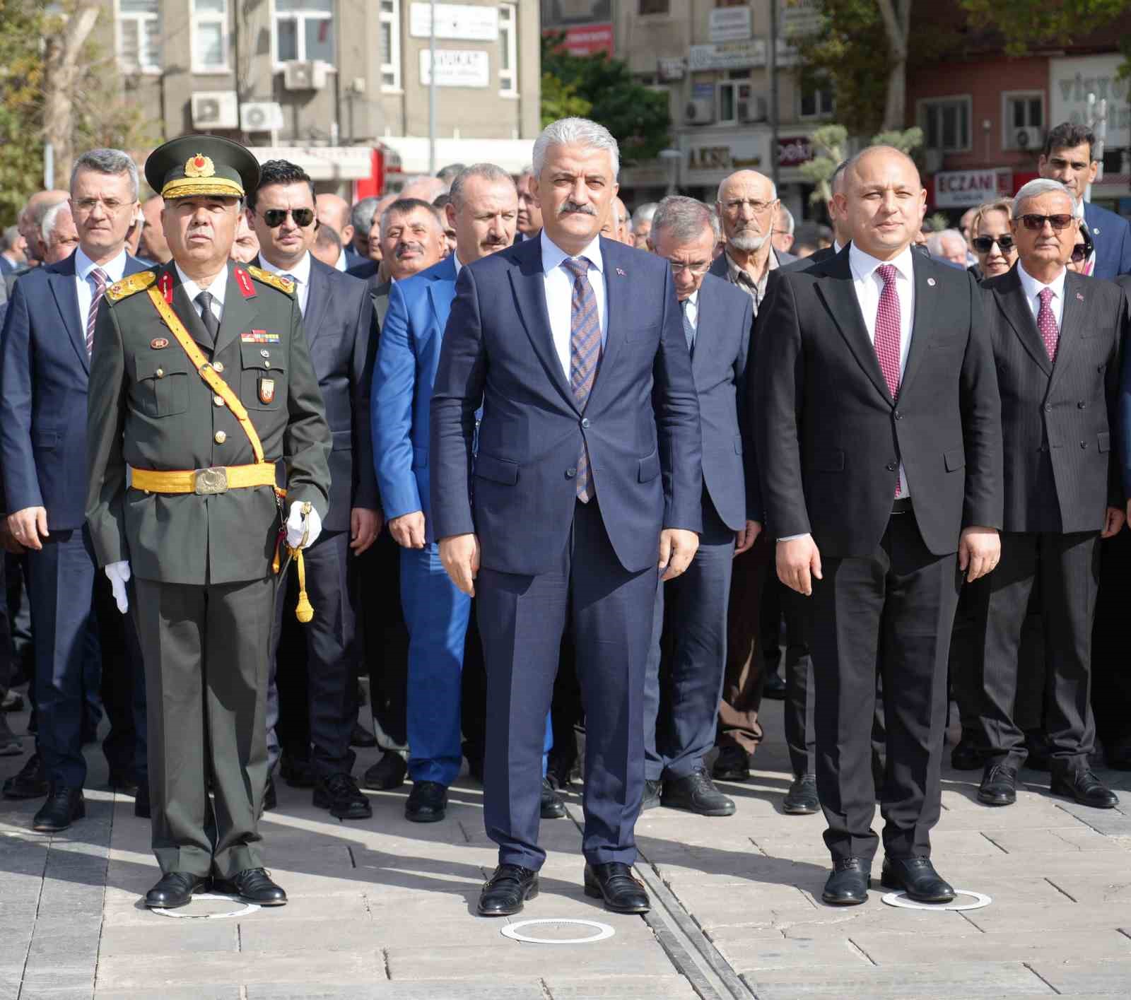 Kırıkkale&rsquo;de Cumhuriyetin 102. yıl d&ouml;n&uuml;m&uuml; kutlanıyor
