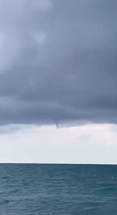 Alanya’da denizde hortum çıktı