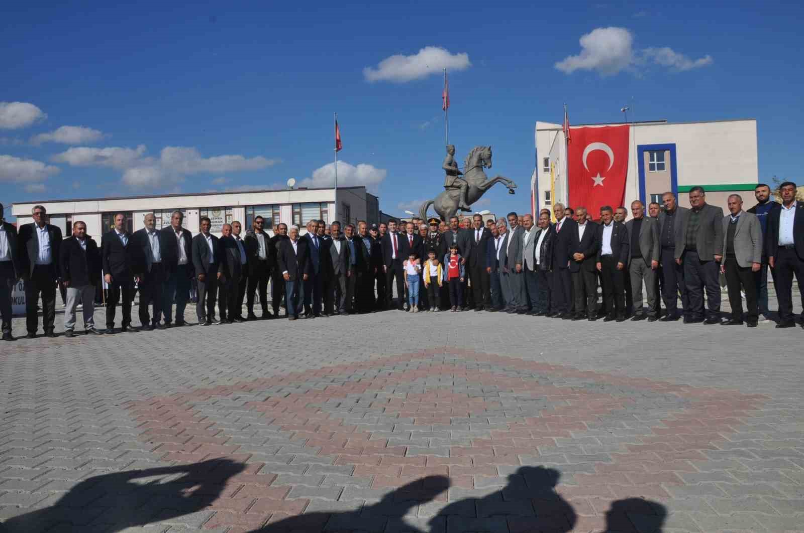 Bulanık&rsquo;ta 29 Ekim Cumhuriyet bayramı &ccedil;elenk koyma t&ouml;reni yapıldı
