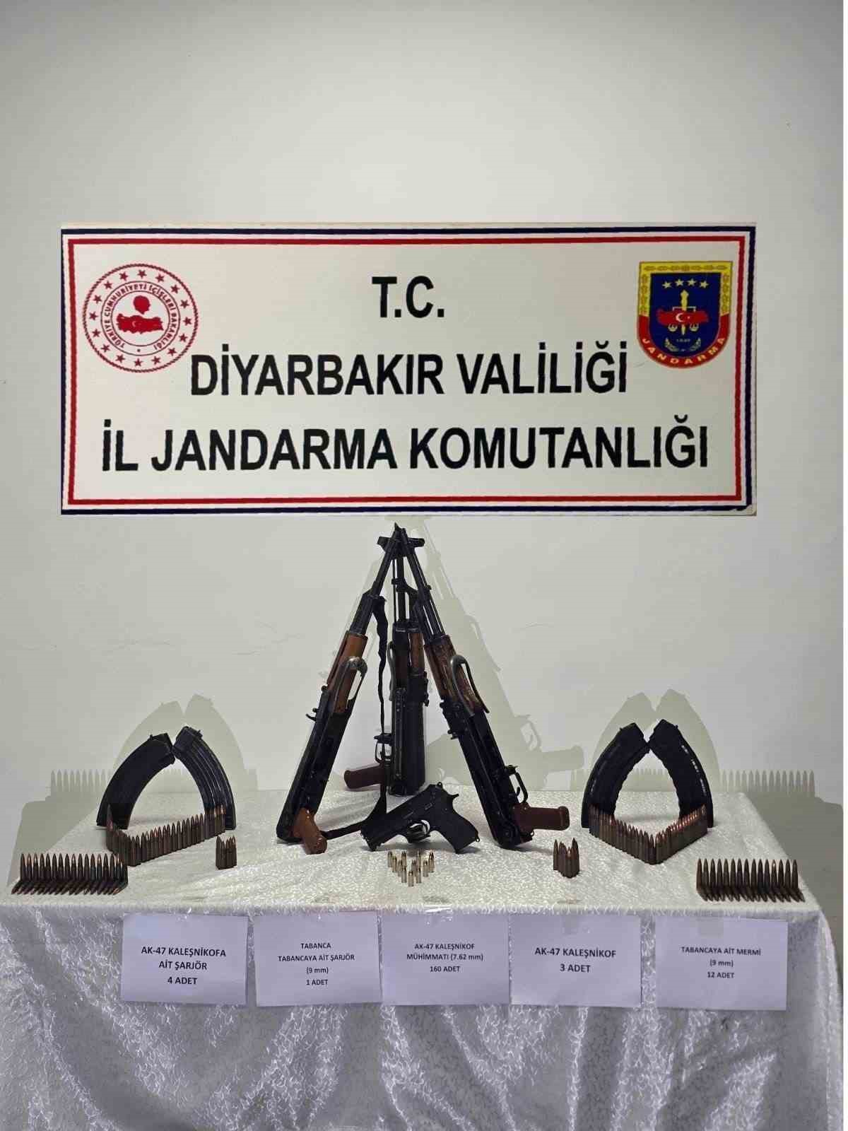 Diyarbakır&rsquo;da silah ka&ccedil;ak&ccedil;ılığı operasyonu

