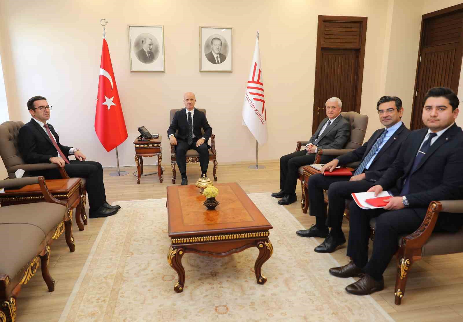 Y&Ouml;K Başkanı &Ouml;zvar, Kosova&rsquo;nın Ankara B&uuml;y&uuml;kel&ccedil;isi Vrenezi&rsquo;yi kabul etti
