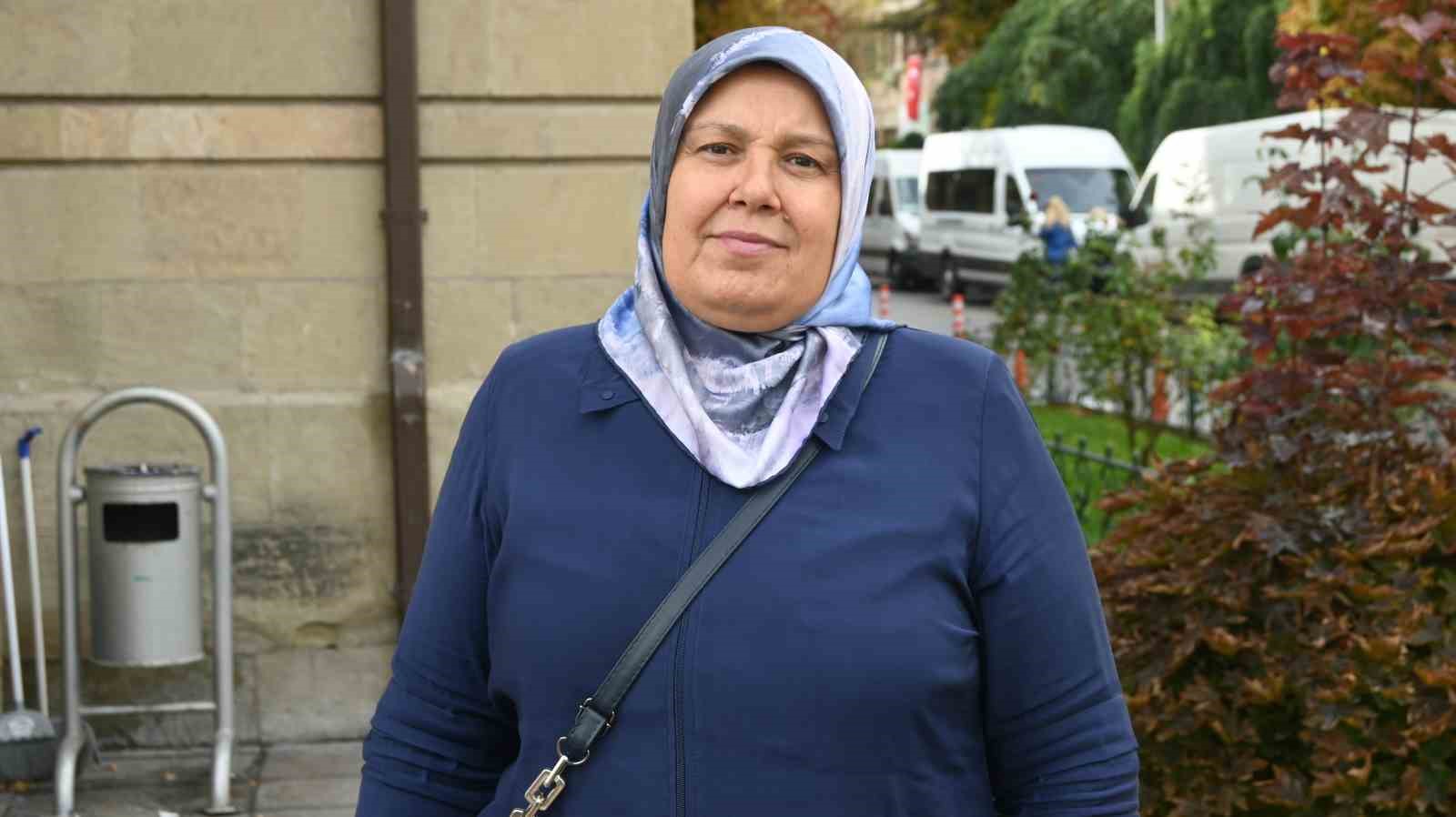 Kanserle m&uuml;cadele eden kadınlar yaşadıkları zorlu s&uuml;reci anlattı
