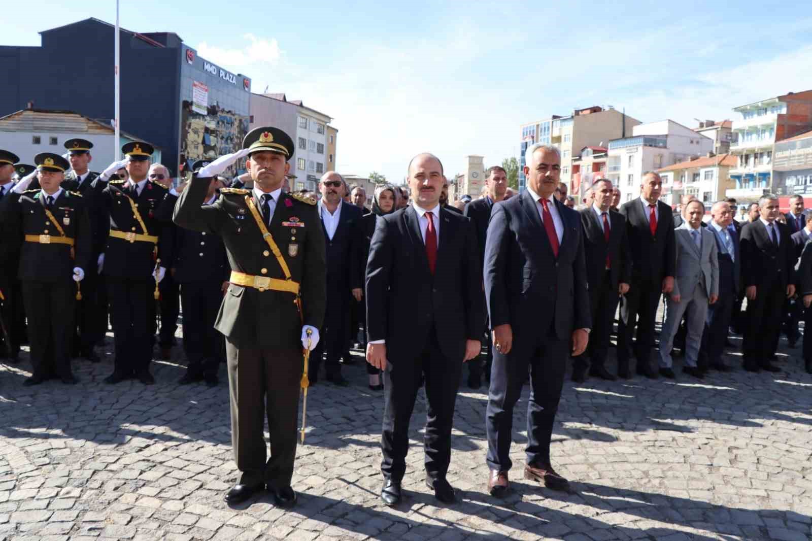 Oltu&rsquo;da Cumhuriyet&rsquo;in 102. Yıl coşkusu
