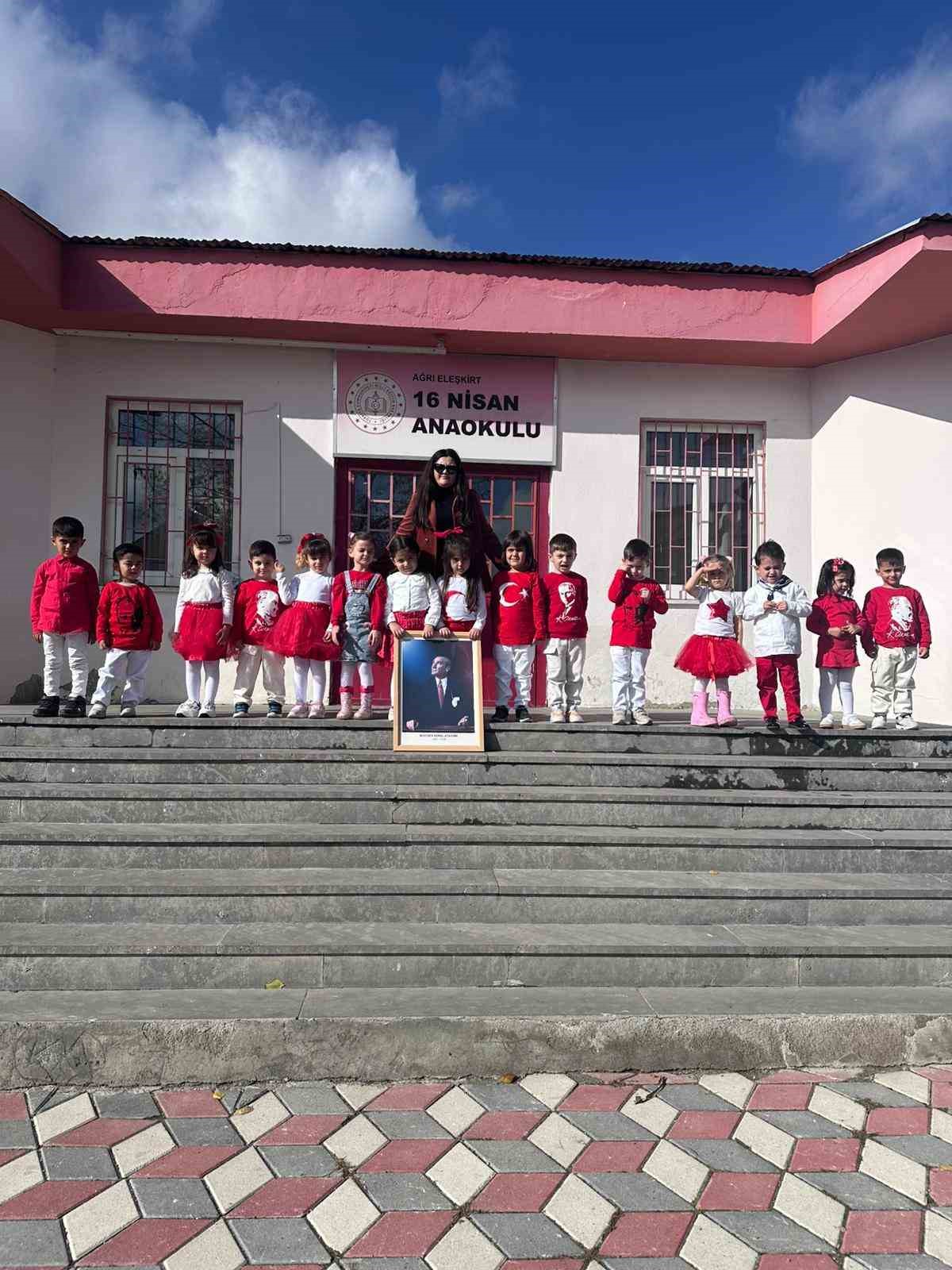 Eleşkirt&rsquo;te Anaokulu &Ouml;ğrencileri 29 Ekim&rsquo;i coşkuyla kutlandı
