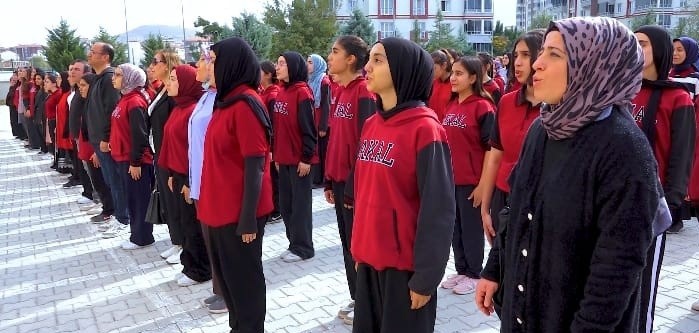 Atat&uuml;rk Kız Anadolu Lisesi&rsquo;nde Cumhuriyet Bayramı coşkusu
