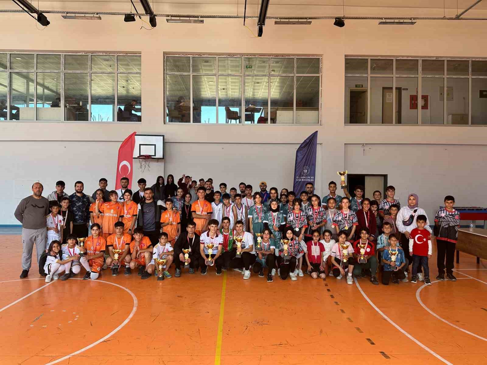 Patnos&rsquo;ta Cumhuriyet coşkusuyla 29 Ekim koşusu d&uuml;zenlendi
